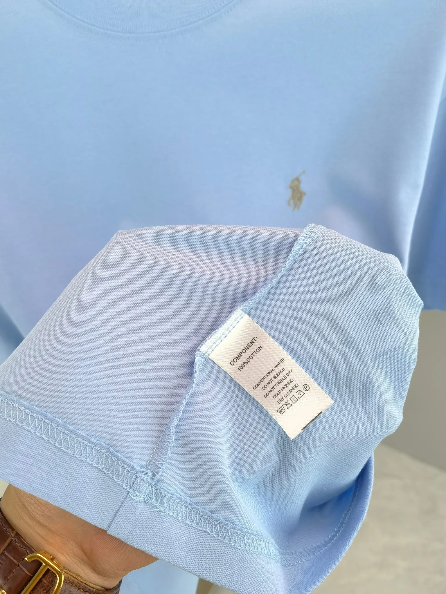 P180 🔥 Ralph Lauren Polo (available all year round) short-sleeved T-shirt 280g Couple style, same style for men and women. Made of imported custom-dyed fabric, fashionable yet luxurious. The quality is unquestionable. The upper body effect is great💂🏿 The single product is very unique. Color: Picture color Size: M ~ 2xL
